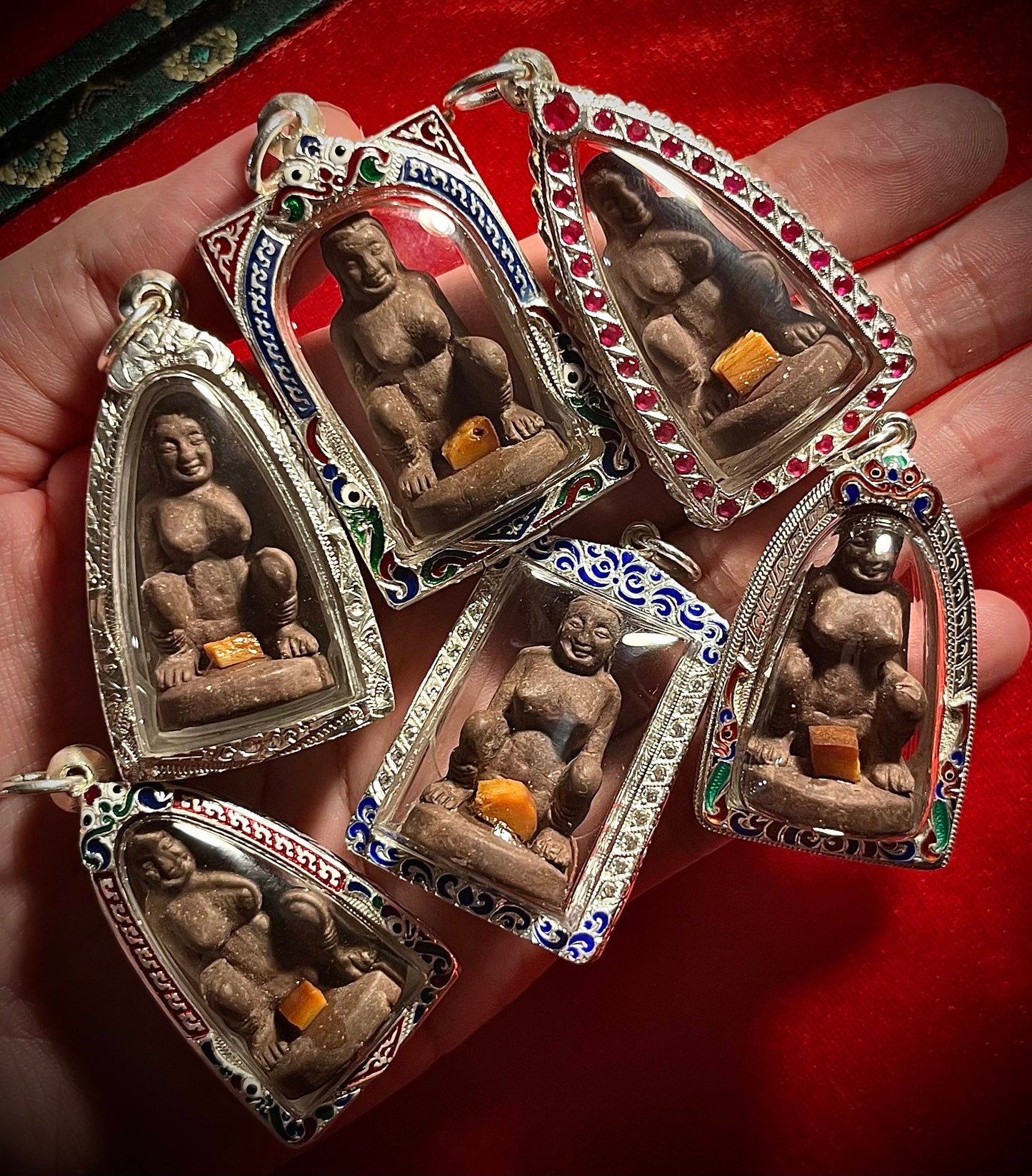 阿赞wala · 咩烫鳃(干骨)