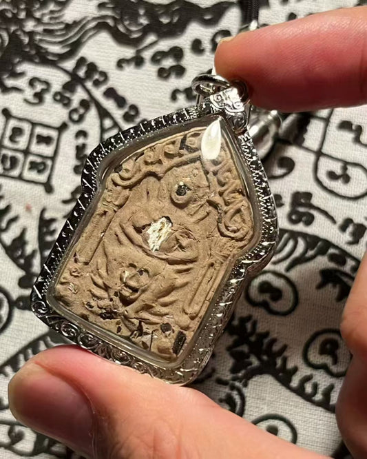 龙婆赞喜/阿赞北(bes)· 鸿派70灵坤平(瓦博猜)➕ 红鸡人缘油