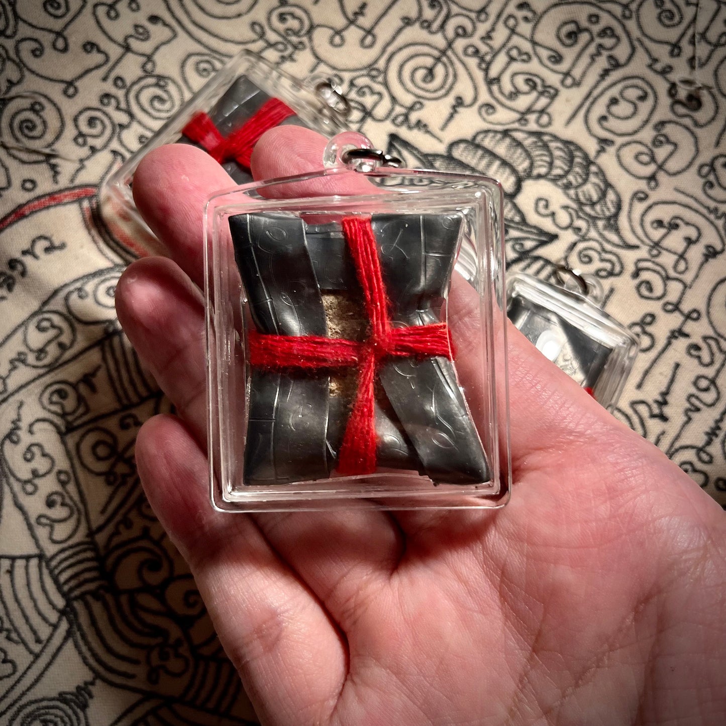 阿赞萨维特 · โบว์ 介也蚀宾灵