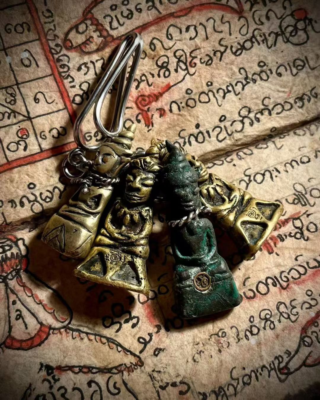 阿赞奥 · 翡翠独立模