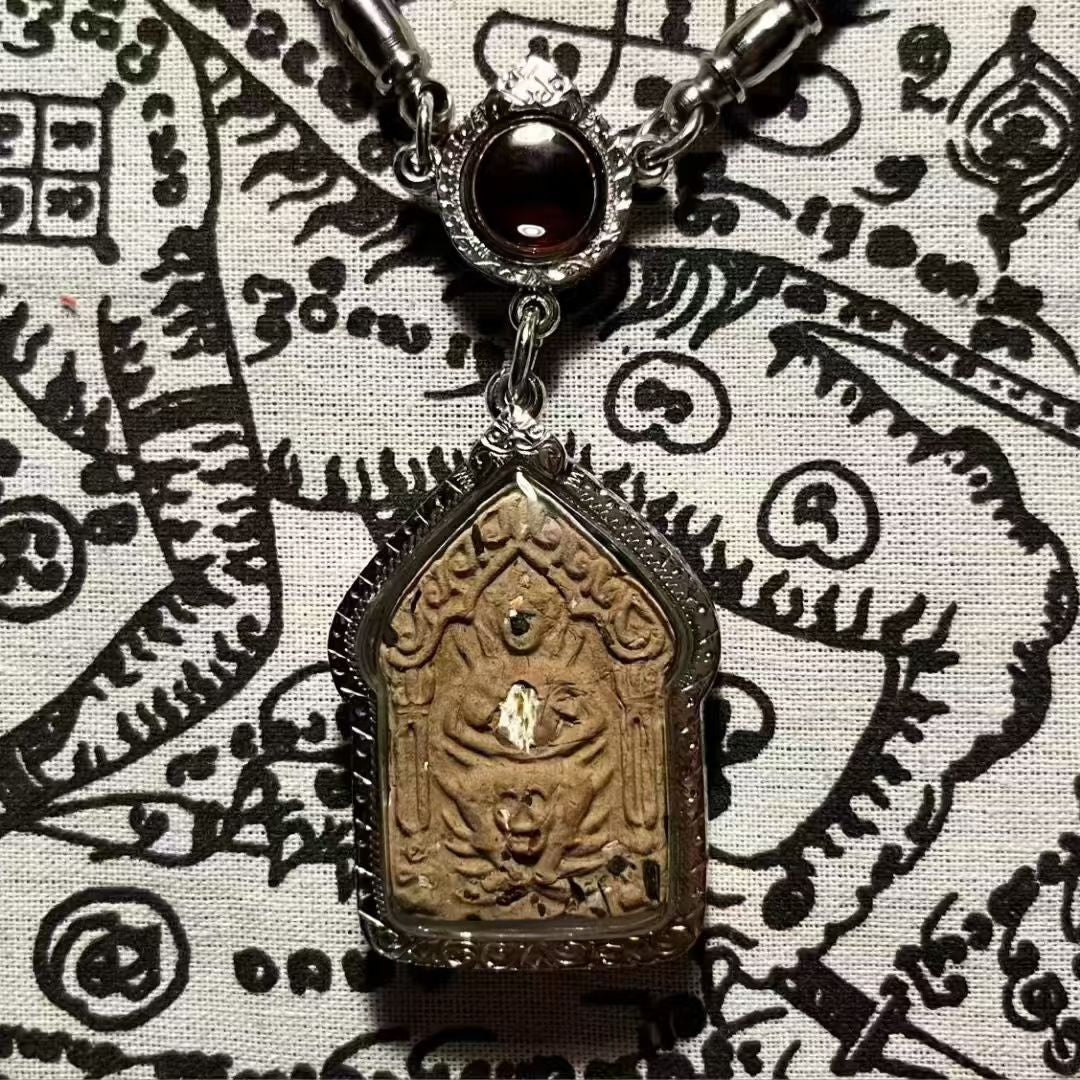 龙婆赞喜/阿赞北（bes）· 鸿派70灵坤平（瓦博猜）➕ 红鸡人缘油