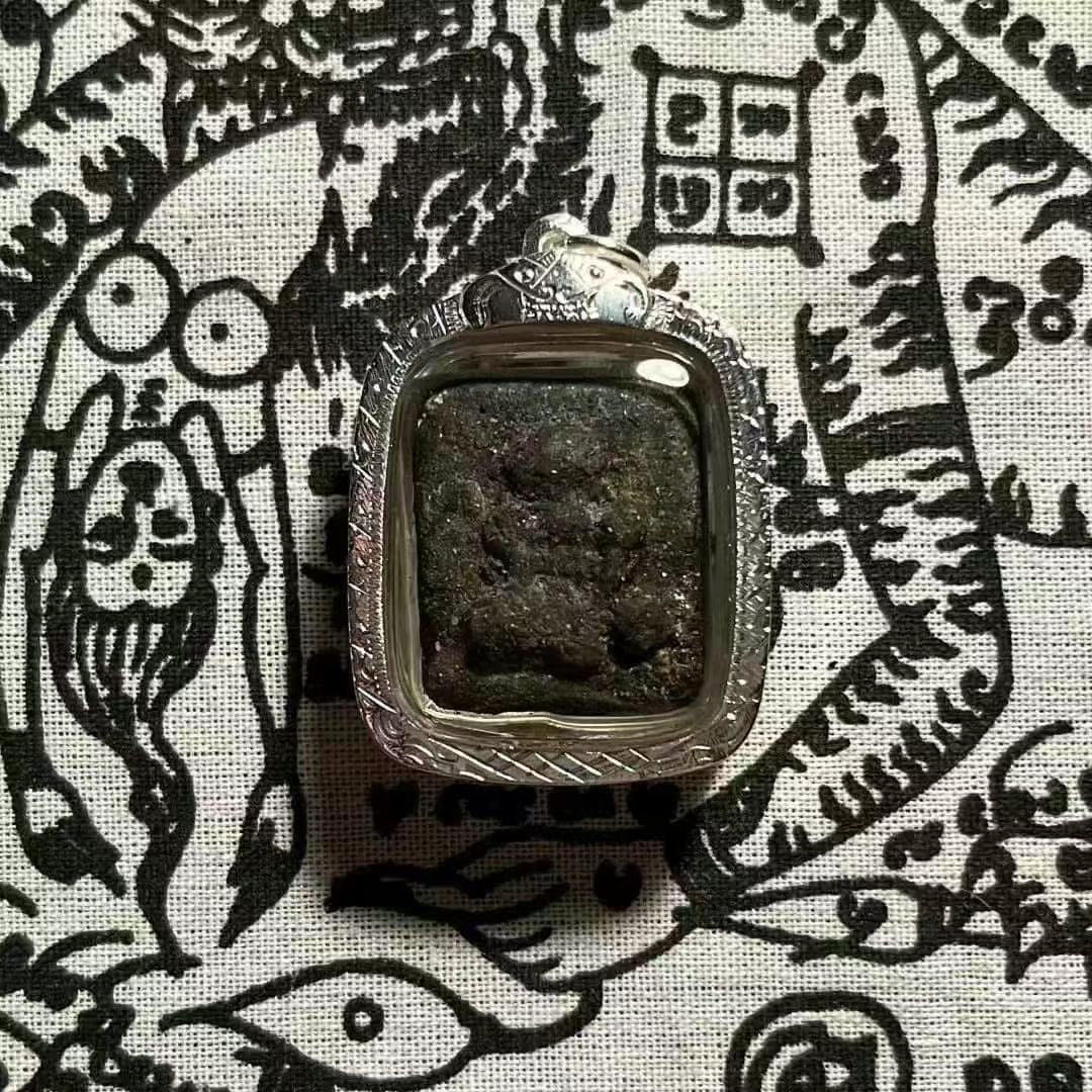 阿赞盖世 · 七妓女鬼骨必打（孤品）