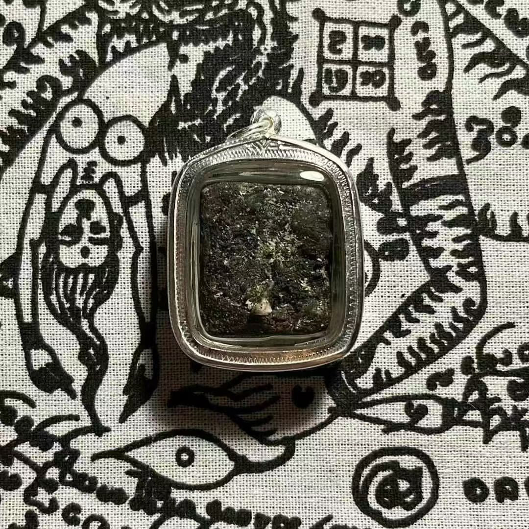 阿赞盖世 · 七妓女鬼骨必打（孤品）