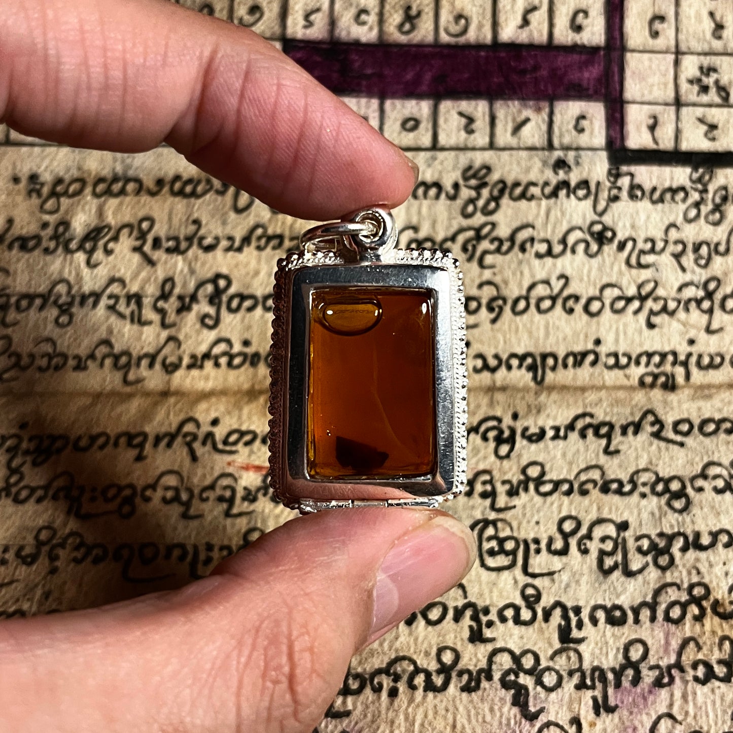 阿赞jakkrit · 双婴灵油（独立灵）