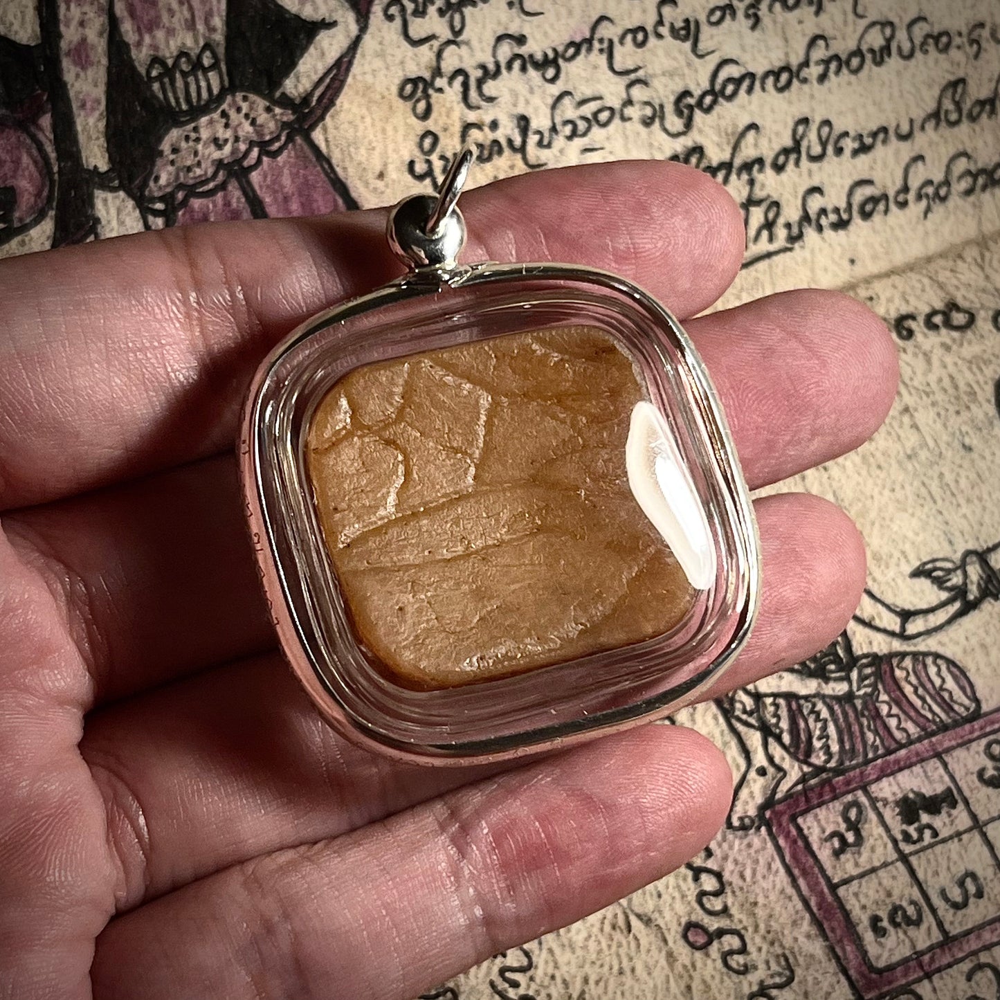 阿赞Jakkrit · 泪痕怨咒(มิก)