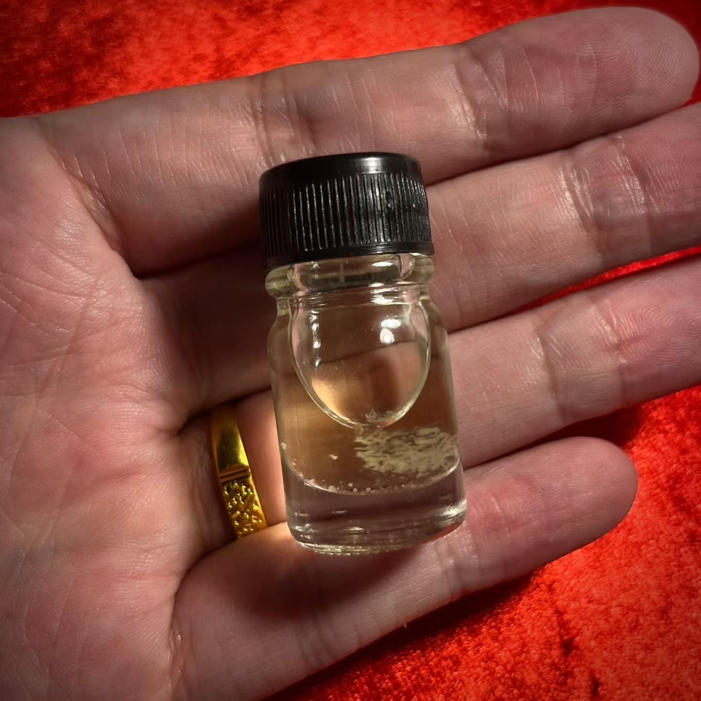 阿赞舍(虎) · 九灵魅油