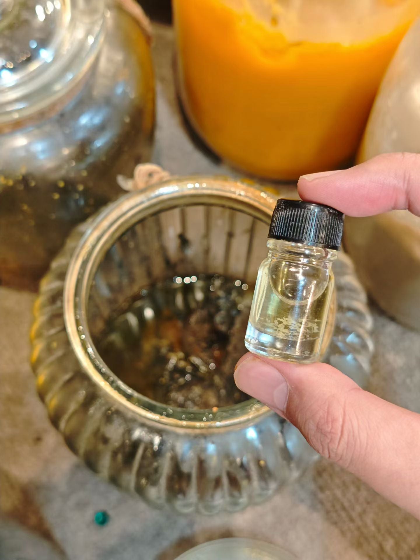 阿赞舍(虎) · 九灵魅油