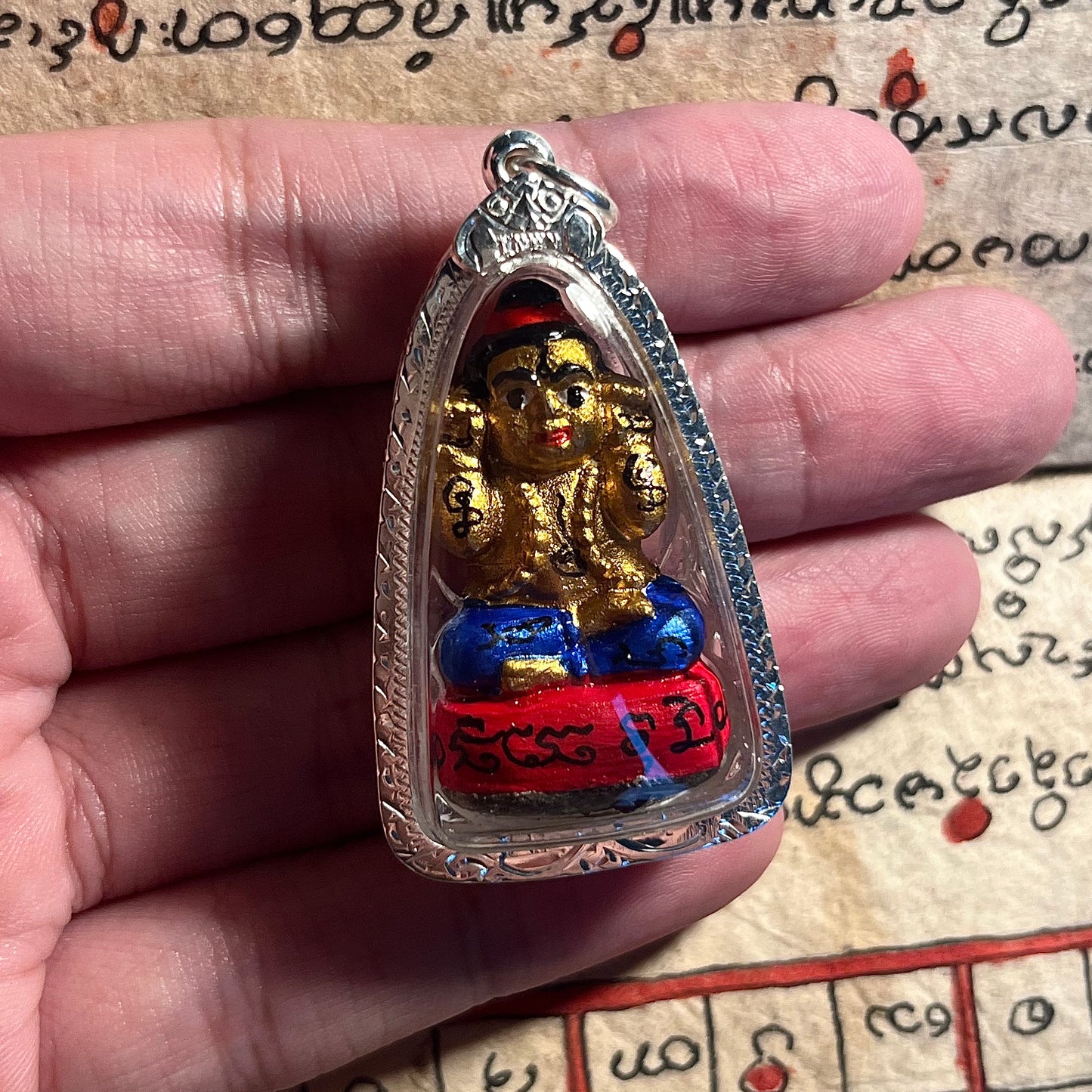 龙婆泰(LP TAI) · 双手招财古曼童