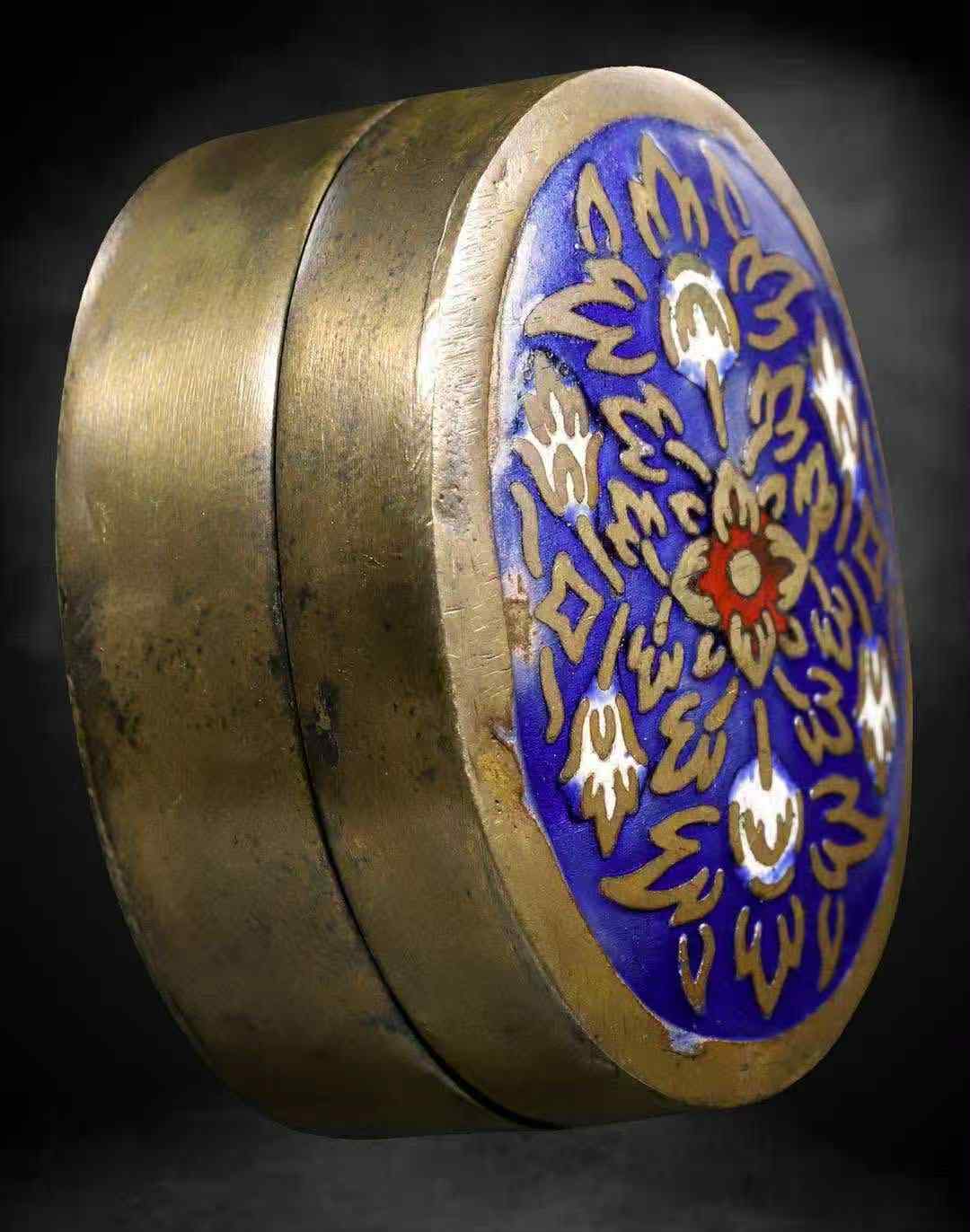 古兰纳 · 吸脐古曼