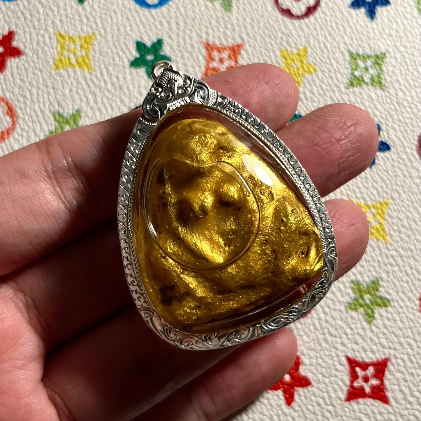 阿赞魔敌 · 财缘依霸