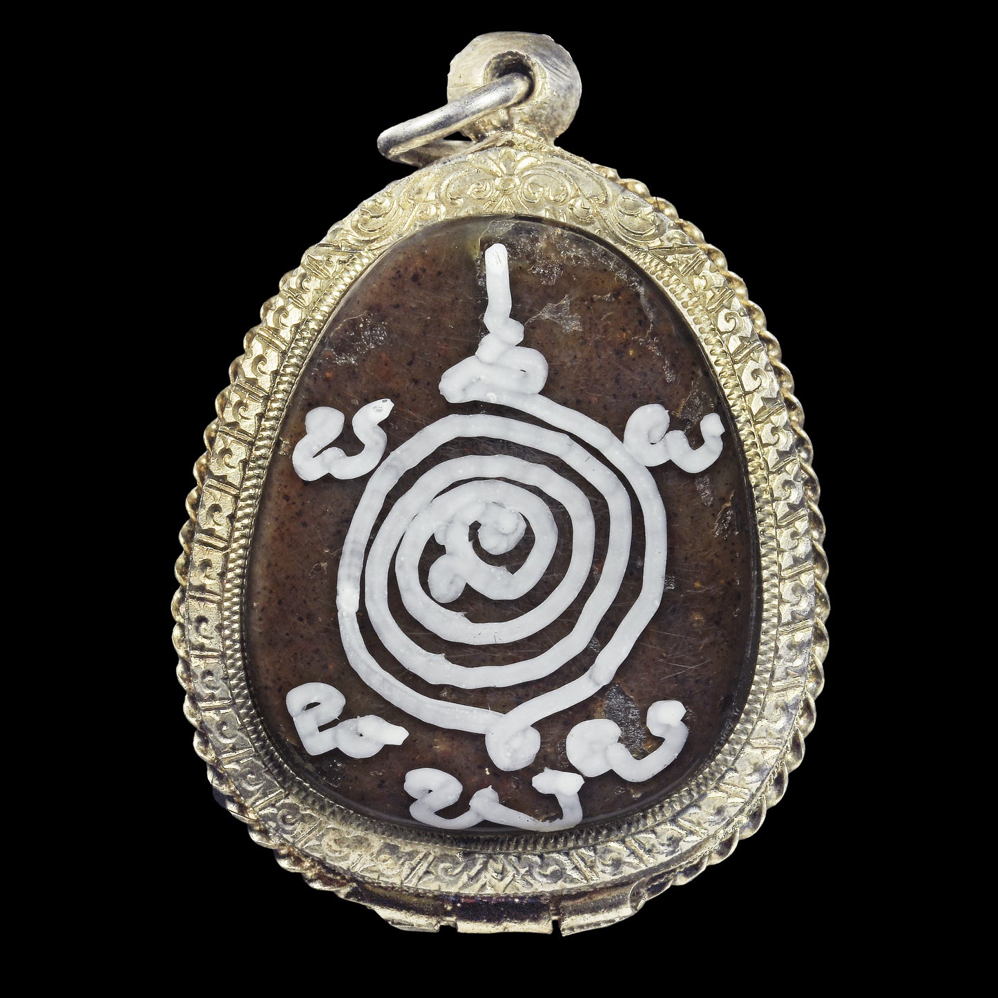 阿赞萨维特 · 耳报大鬼