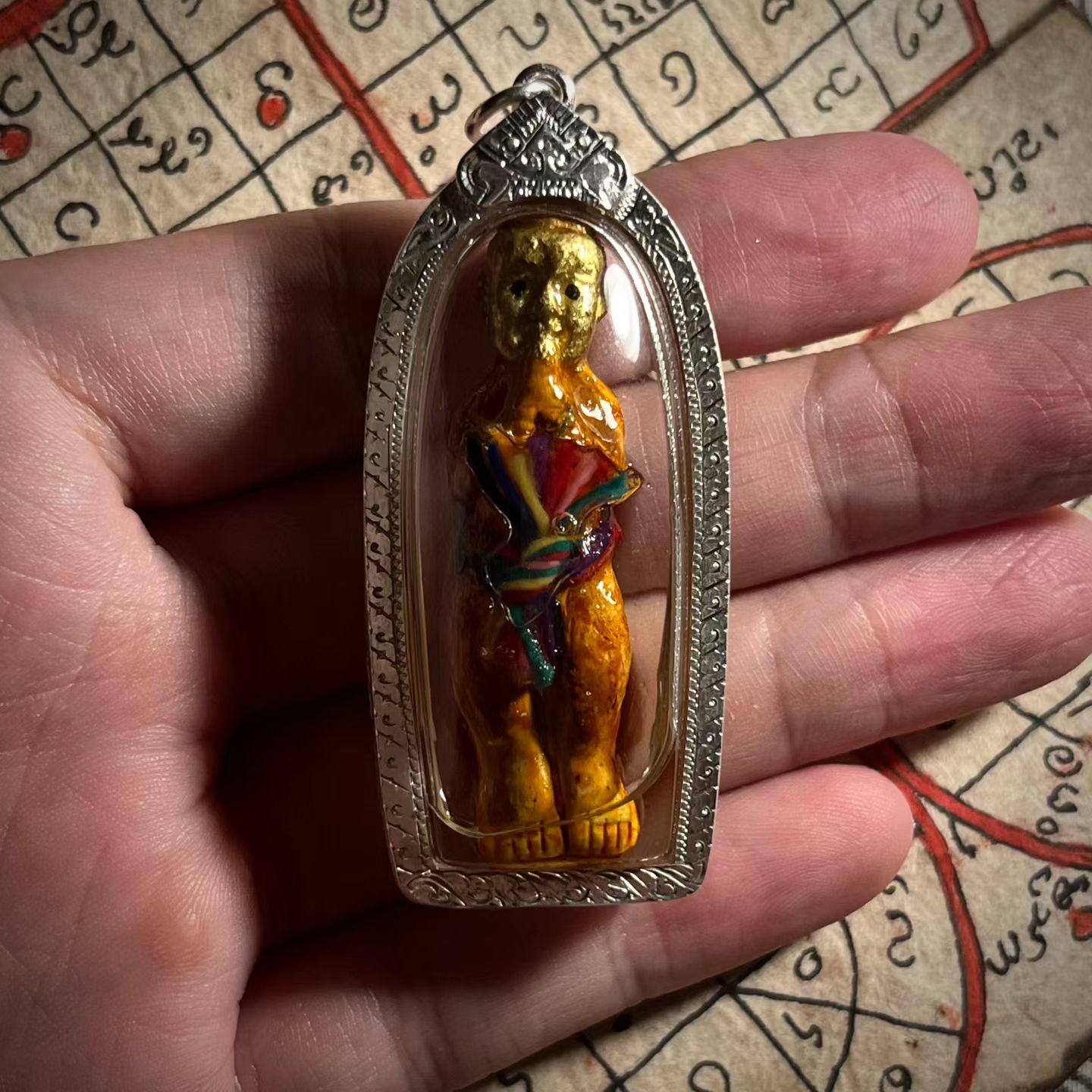 阿赞Nok · 金面古曼(佩戴形)