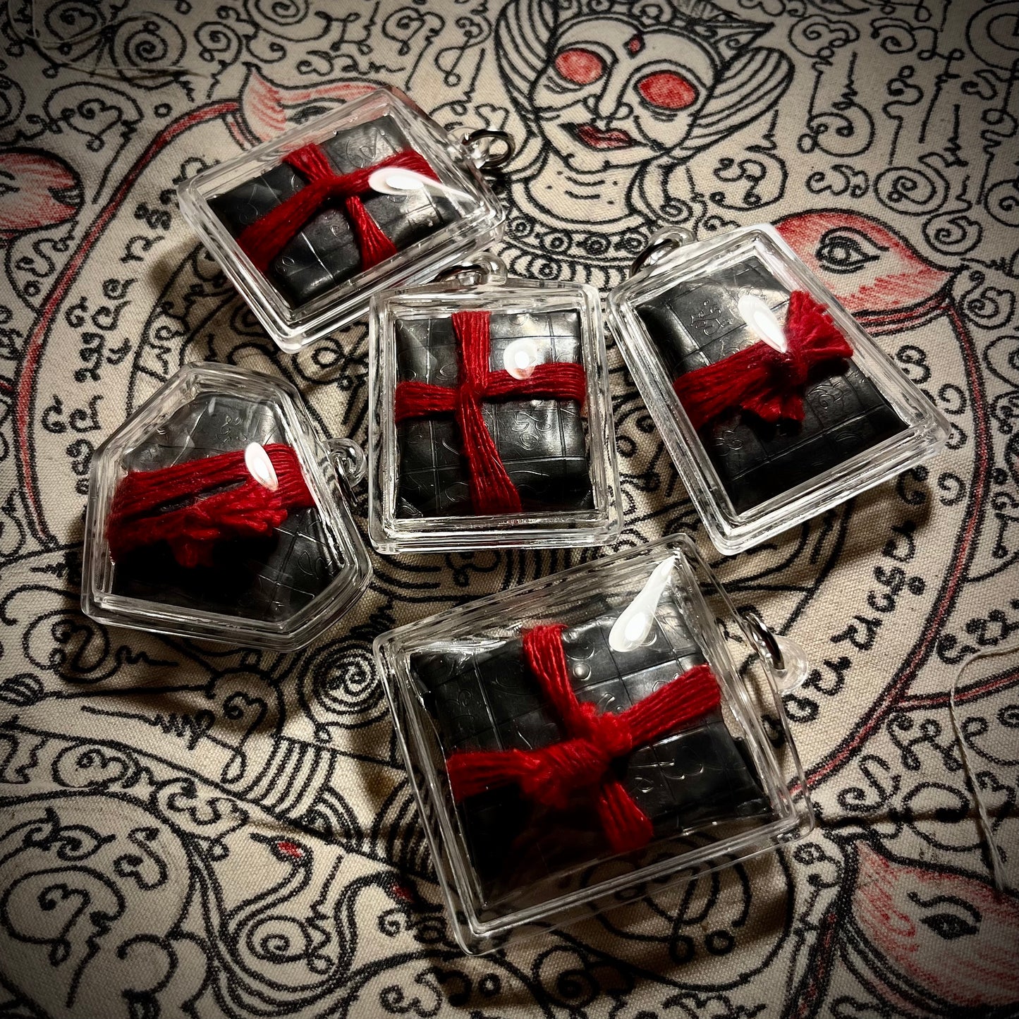 阿赞萨维特 · โบว์ 介也蚀宾灵