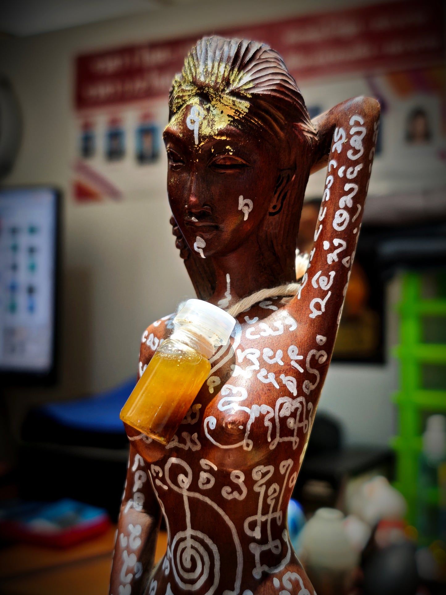 阿赞萨维特 · สุวรรณ供奉