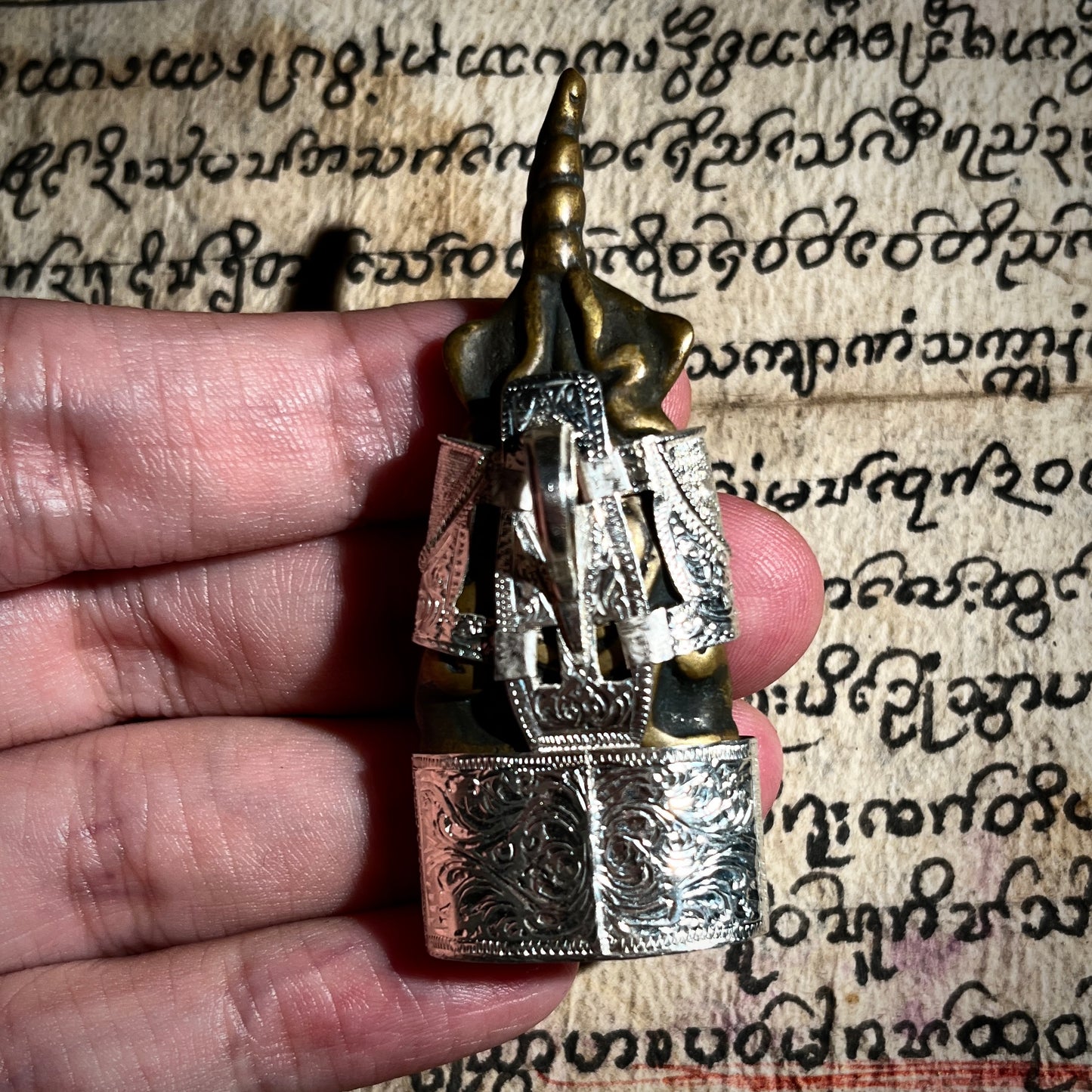 古高棉 · 红眼恶魔拍婴 (直发髻款)