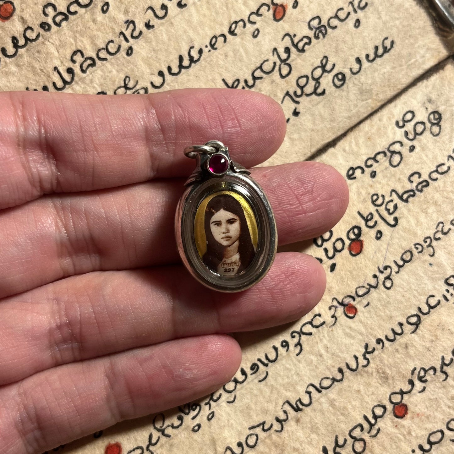 瓷面女灵 · 暖 Mae Nuan