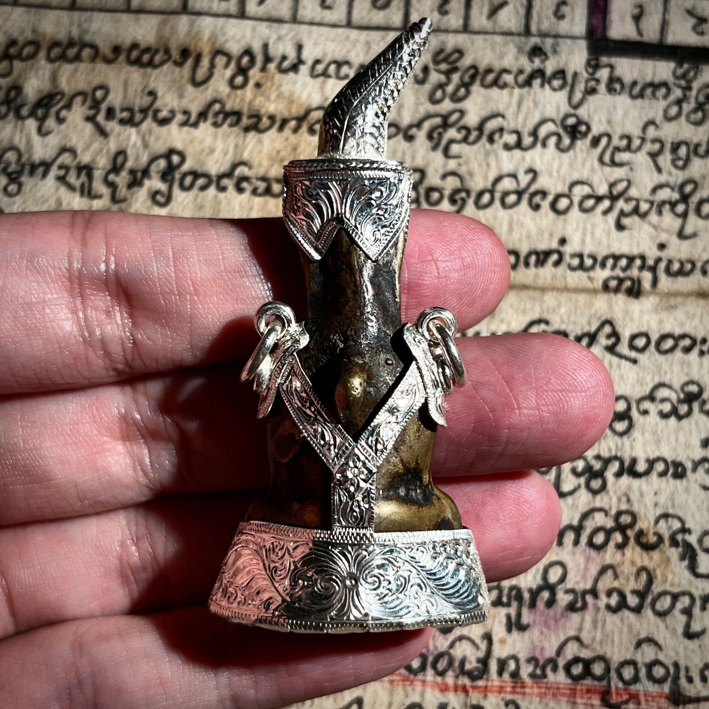 古阿瑜陀耶Phor Ngang (右弯发髻)