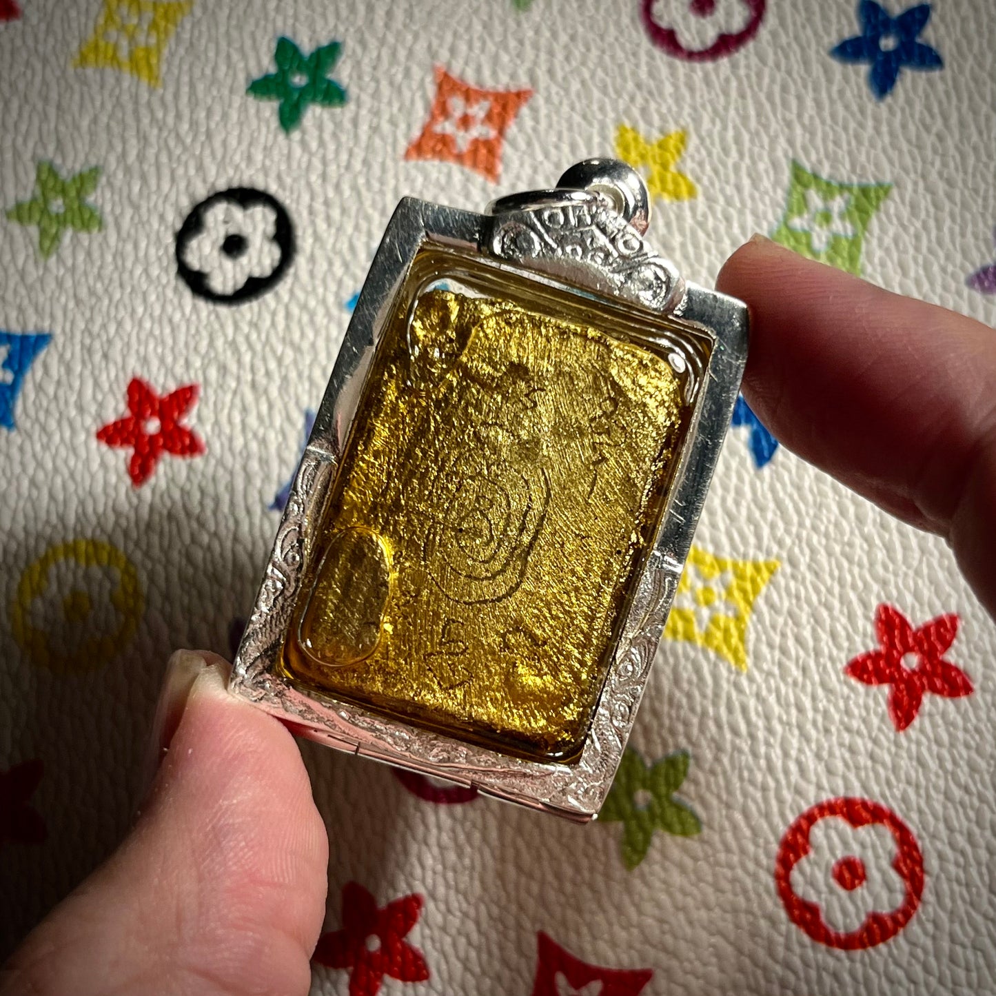 阿赞奥 · 咩鳃通宾灵·ปั่นเหน่งแม่สันทอง